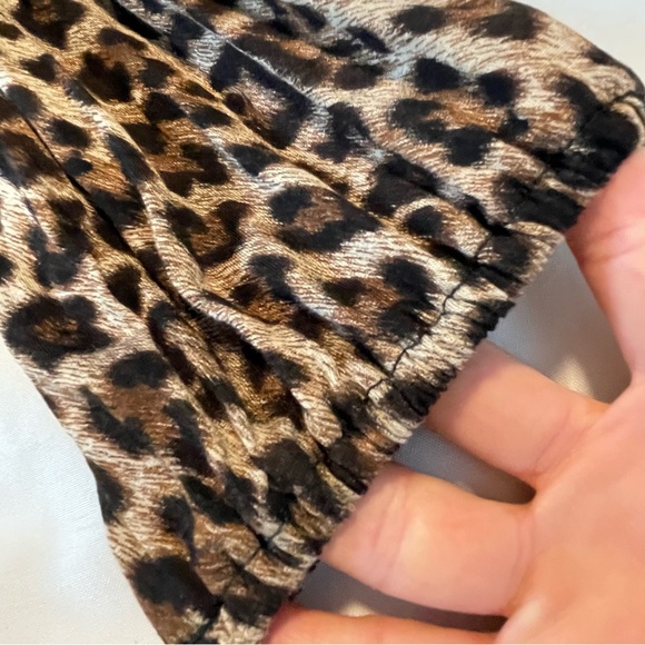 𝅺Michael Kors Leopard Animal Print Top Lace Shoulders Women Size XS - Picture 14 of 16